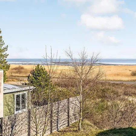 2 Bedroom Beautiful In Дом отдыха *