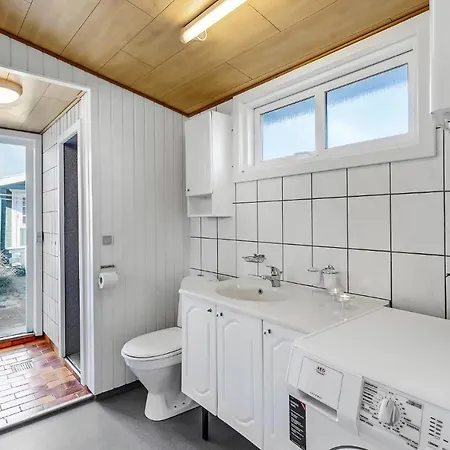 2 Bedroom Beautiful In بيت للعطل