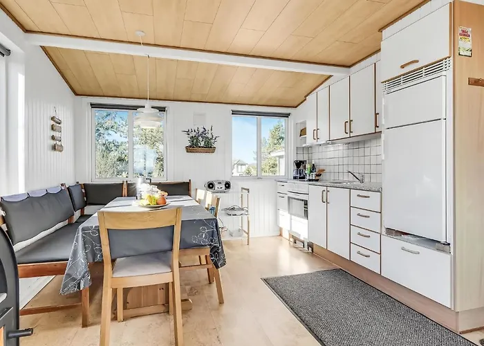 2 Bedroom Beautiful In Дом отдыха