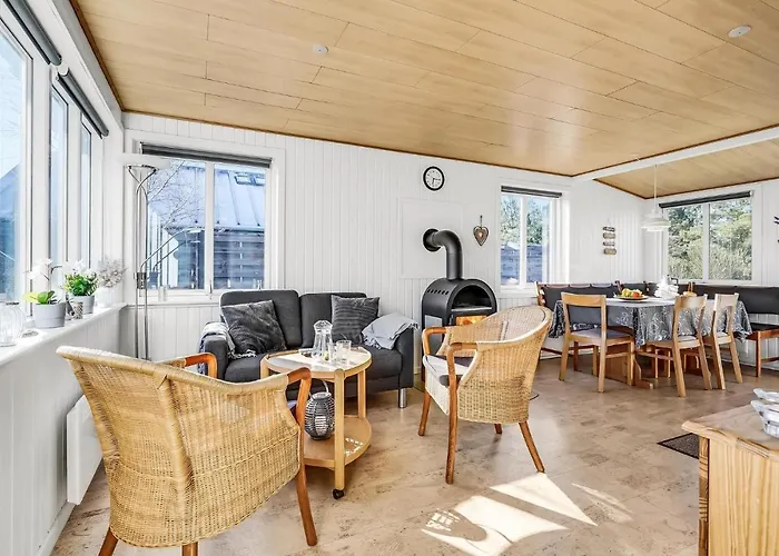 Дом отдыха 2 Bedroom Beautiful In