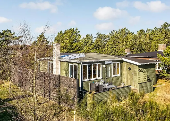 2 Bedroom Beautiful In Дом отдыха