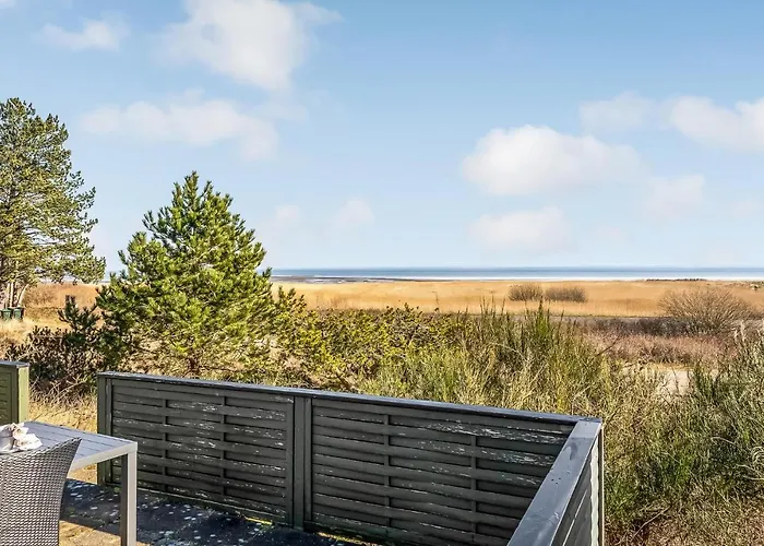 2 Bedroom Beautiful In Дом отдыха